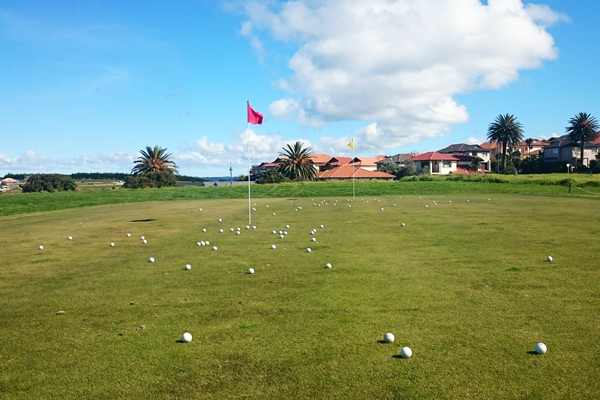 ニュージーランド ゴルフ スタート前練習